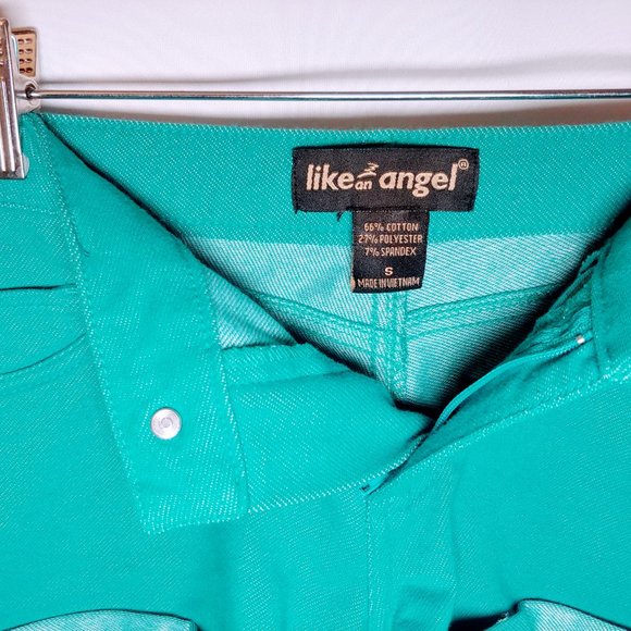 Shorts - Picture 3 of 3